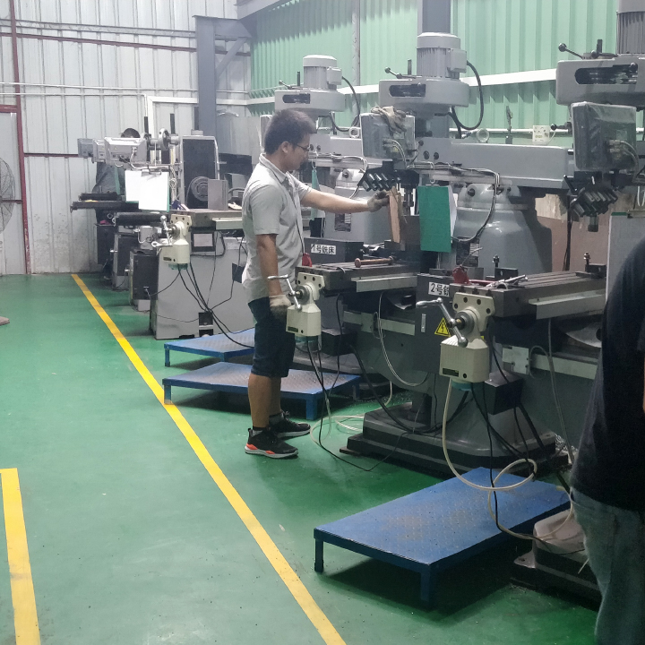 樂發銑床加工車間